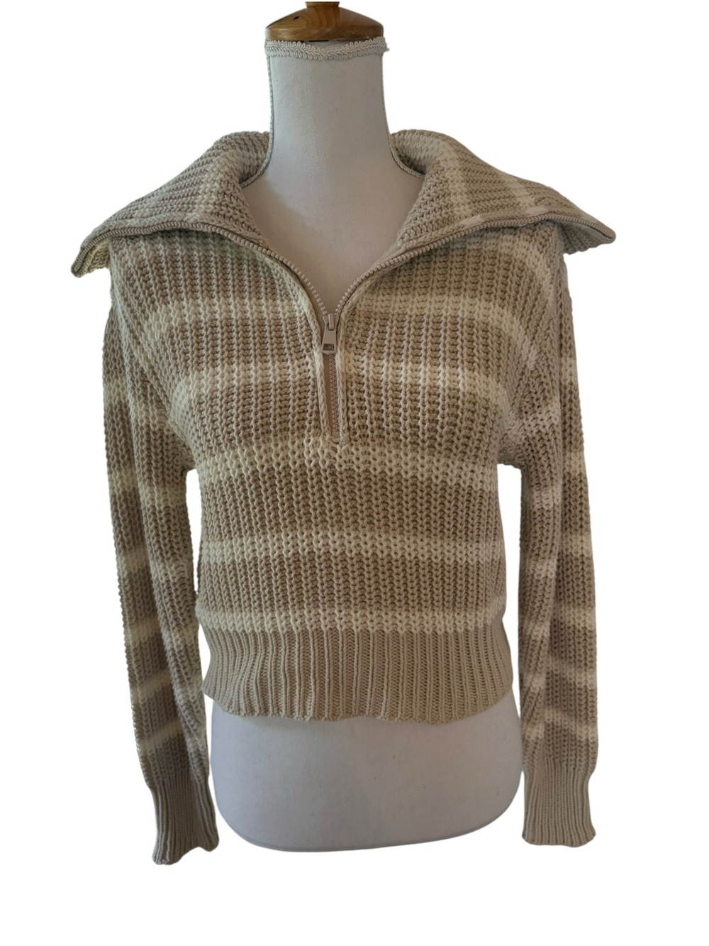 American Eagle Cropped Zip Up Striped Sweater. Size XS